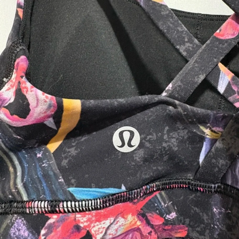 Lululemon Strappy Sports Bra Size‎ 4 Black Floral Print Medium Support Yoga Gym